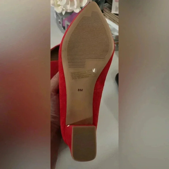 Abound red pointed toe block heel faux suede pumps sz 8 new with small scratch - Picture 3 of 7